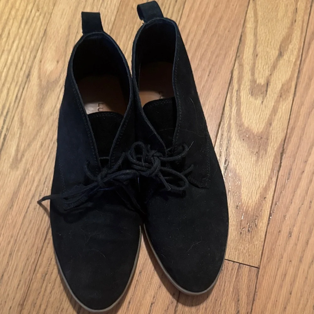 Black Shoes - Picture 12 of 12